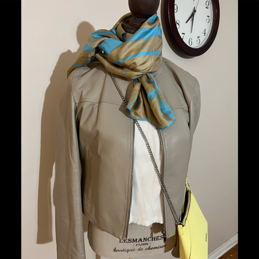 Buttery soft Anne Klein light grey leather jacket us M